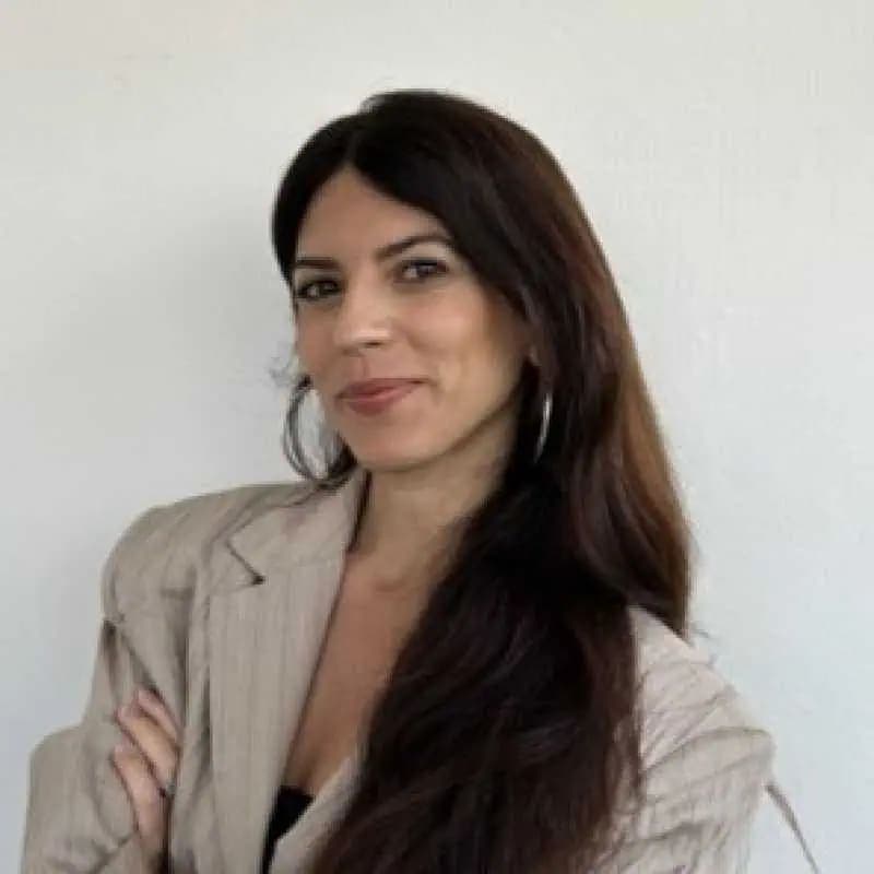 Aquilina Ruiz Gutiérrez, Especialista