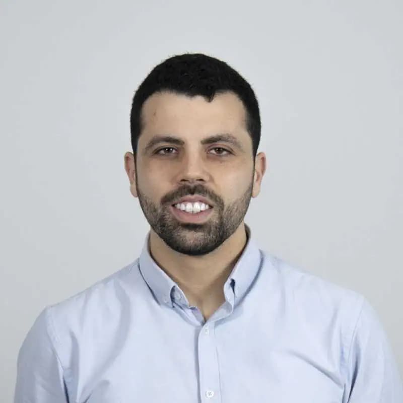 Jorge Alcalá Rivero, Especialista