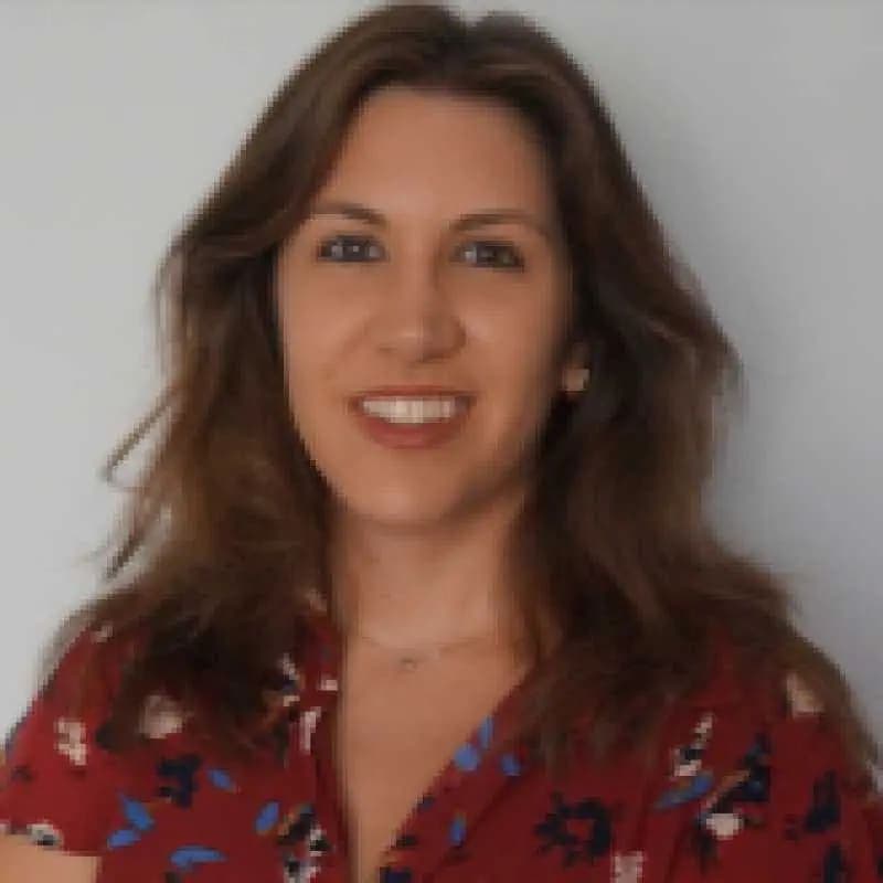 Raquel Martín Soler, Especialista