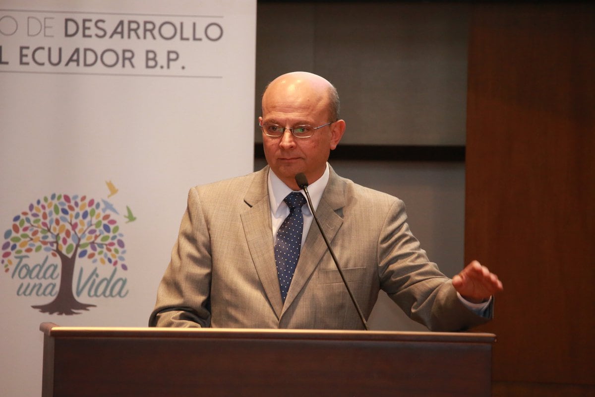 Mario Alberto Villagómez Holguín, Especialista