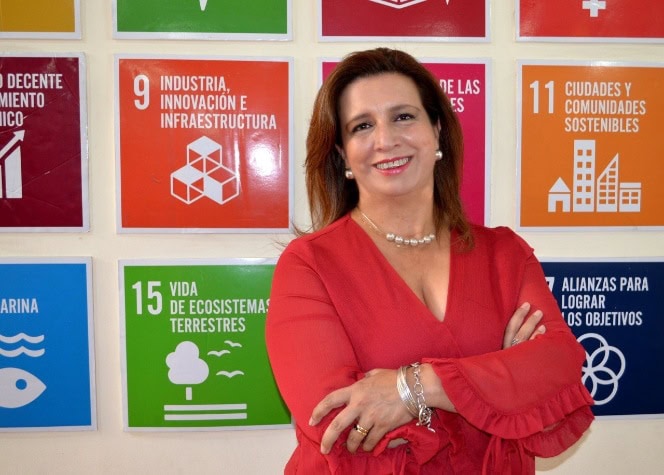 María Fernanda Garcés Dávila, Especialista