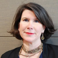 Beatriz Hoya de María, Directora académica