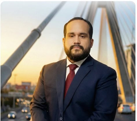 Jaime Alfieri Li Ojeda, Especialista